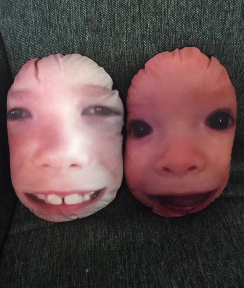 Stretched Face pillows | Imgur.com/zkfrzxu